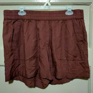 ⭐Sold⭐NWOT Sonoma Large Burgundy Shorts with side Pockets